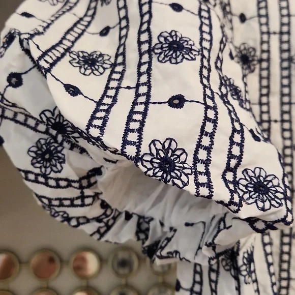 Goodnight Macaroon 2/$10 - Picture 4 of 6